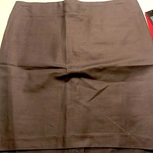 Dalia modern fit gray mini skirt. Size 8. NWT.